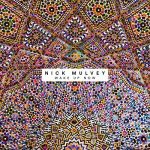 NICK MULVEY A NEVŠEDNÁ ATMOSFÉRA JEHO PIESNÍ NA ALBUME WAKE UP NOW